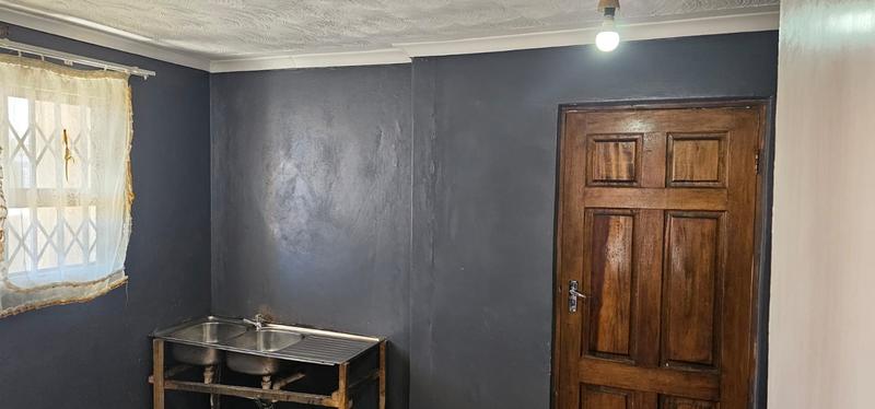 4 Bedroom Property for Sale in Ilitha Park Western Cape